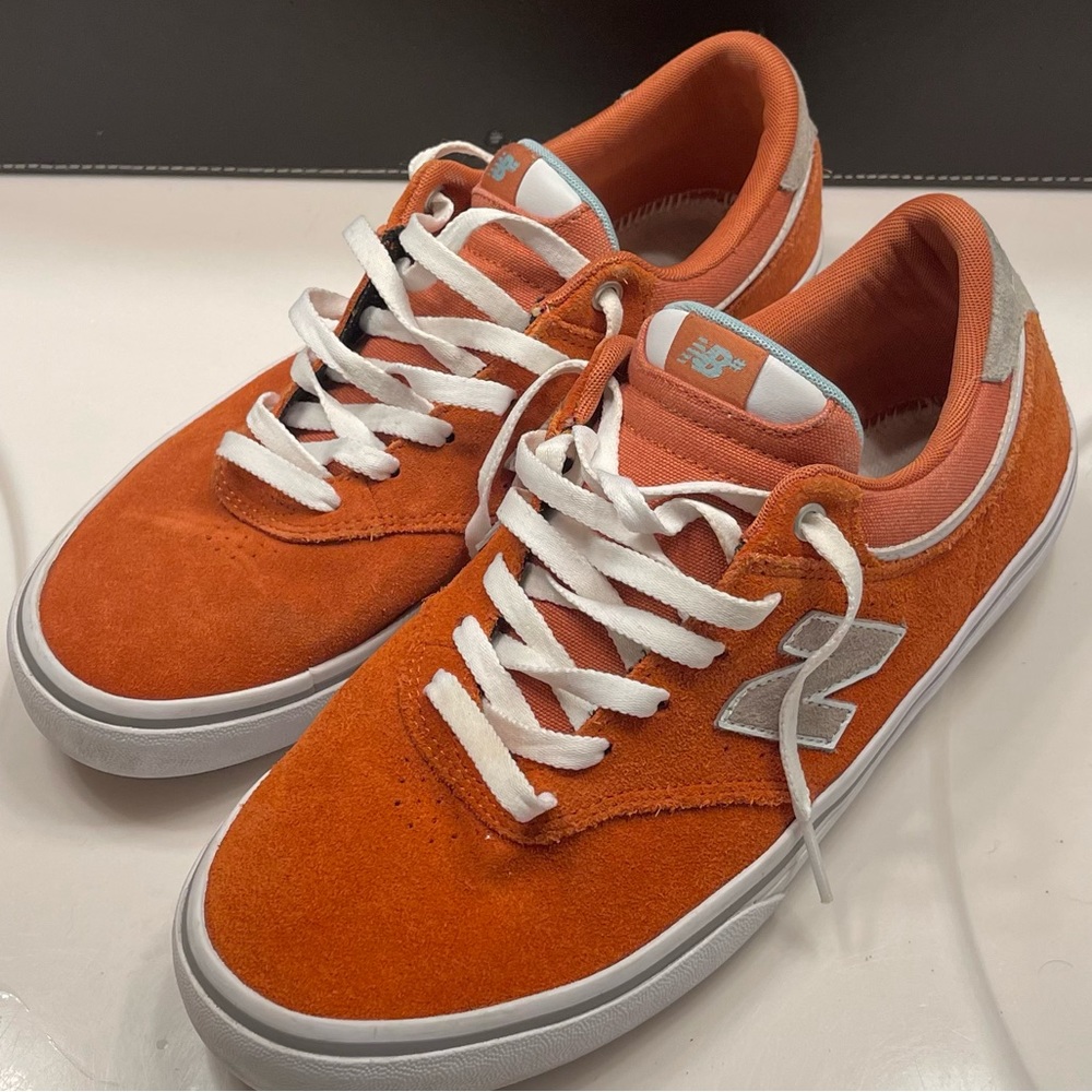 New Balance 255